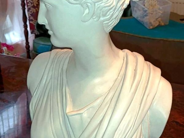 Large Neoclassical female bust - Main image