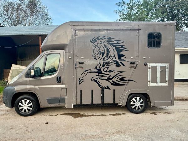 Peugeot Boxer 2 Stall - Main image