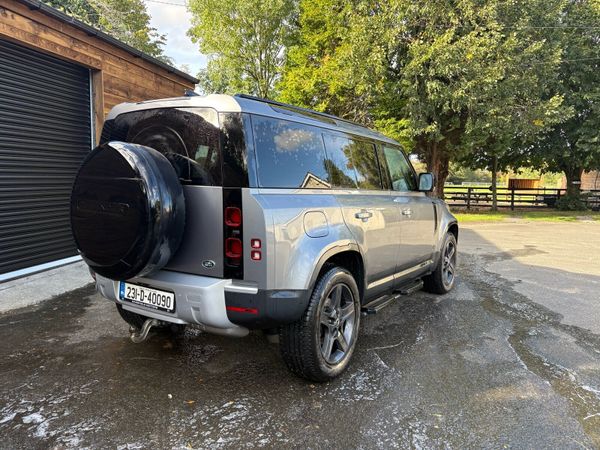 Landrover Defender - Main image