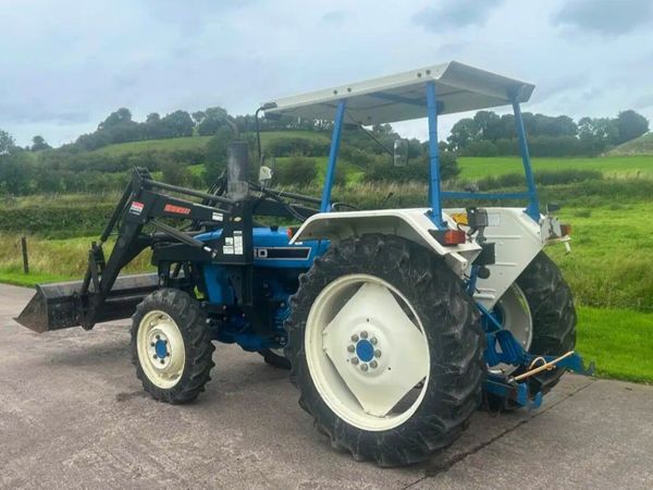 🔵 FORD NEW HOLLAND 4130 4WD - Main image
