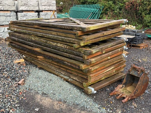 Timber gates - Main image