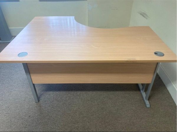 Large L-Shaped Corner Office Desk – 1600 × 1200mm - Main image