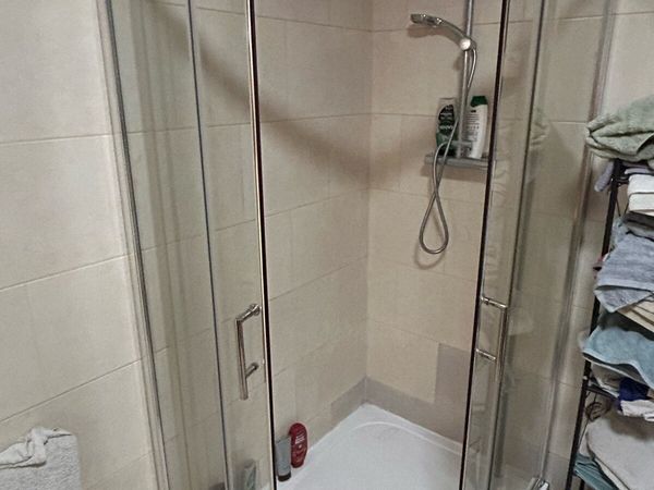 Bathroom furniture - Main image