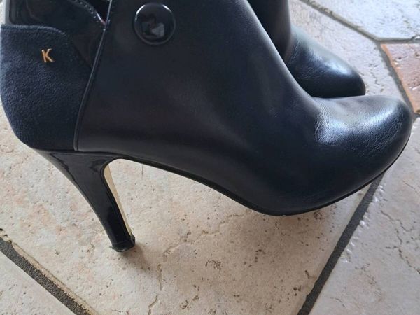 Ladies foot wear. - Main image