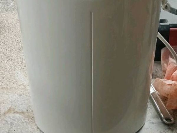 Under unit hor water - Main image