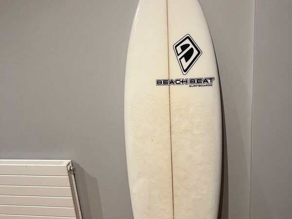 Beach Beat Fish Surfboard 5’7” + Brand-New Fins - Main image