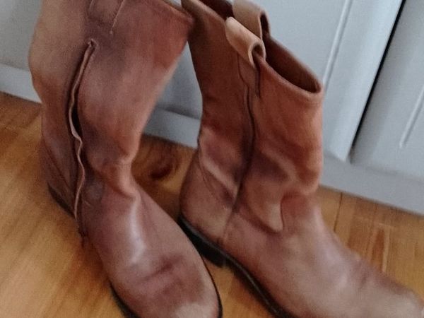 Ladies Boots - Main image