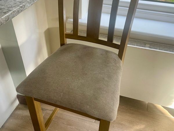 Free Breakfast bar stool - Main image