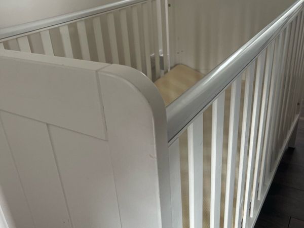 Cot bed with mattress - Main image