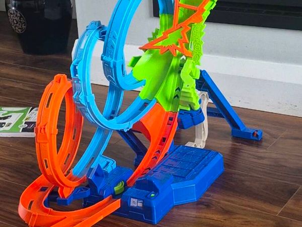 Hot Wheels Action 4 Loopings Crash Gefahr - Main image