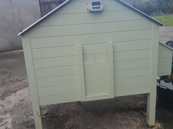 Chicken Coop and accessories - Main image
