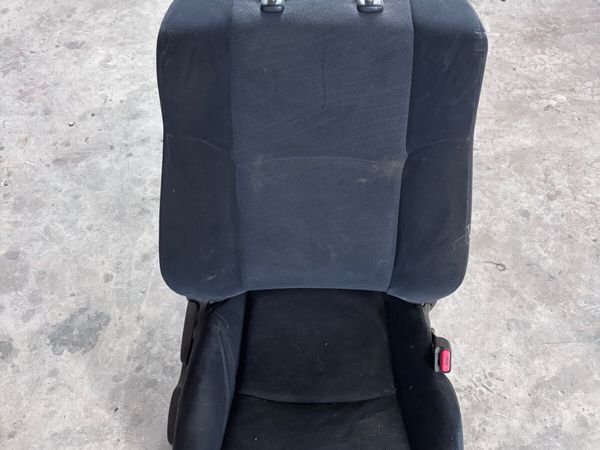 Toyota Landcruiser Drivers Seat - Main image