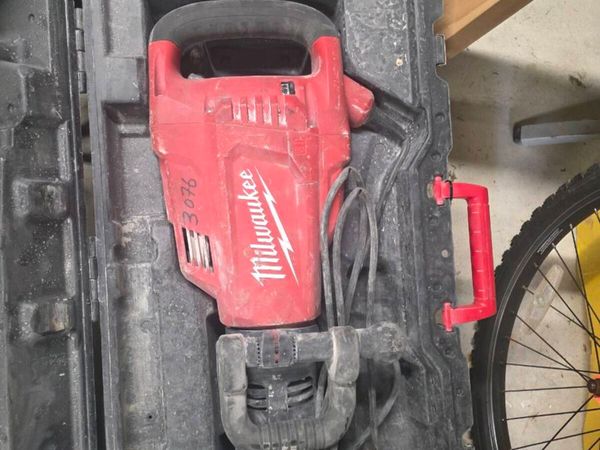 Milwaukee K1000S Heavy Duty Demolition Breaker - Main image