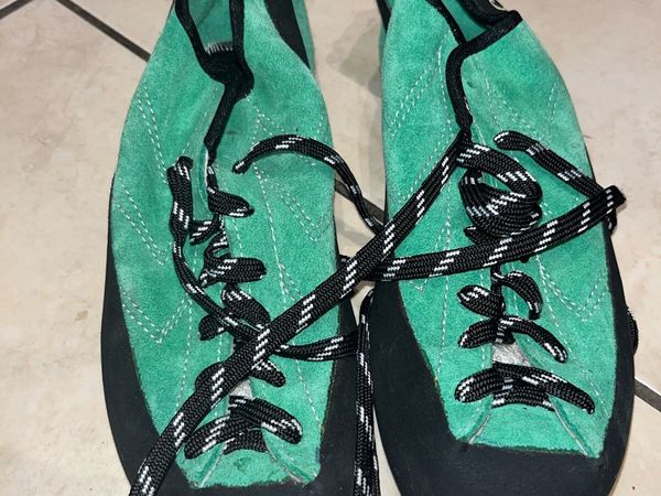 Climbing shoes - Main image