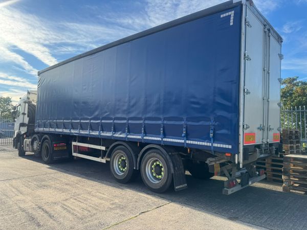 Montracon 30 foot urban Curtainsider 4.3 high - Main image