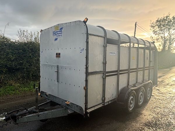 Tri axle cattle trailer - Main image