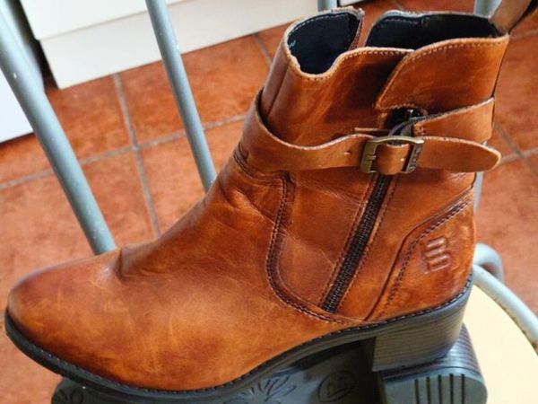Ladies Leather Boots - Main image