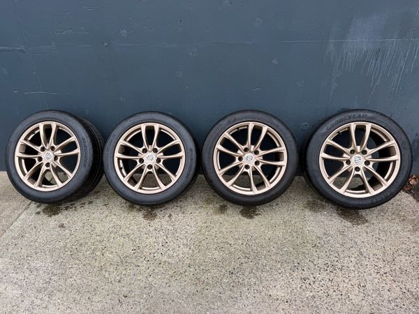 Genuine Porsche Panamera Sport alloys 19" - Main image