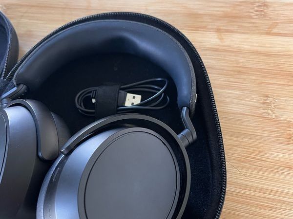 Sennheiser Momentum 4 (black) - Main image