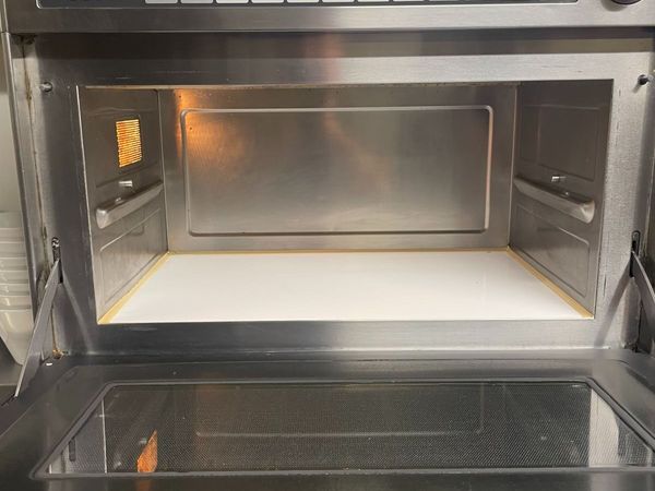Microwave Commercial - Panasonic - Main image