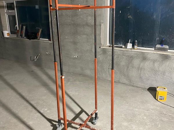 Height adjustable plastering stands - Main image