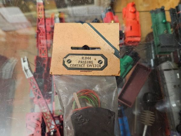 Hornby OO Gauge Passing Contact Switch - Main image