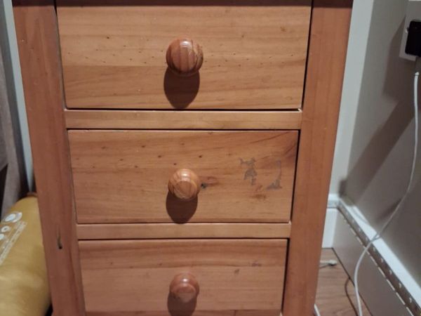 Pine chest of drawers and matching locker - Main image