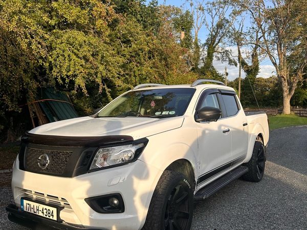 Nissan Navarra Tekna - Main image