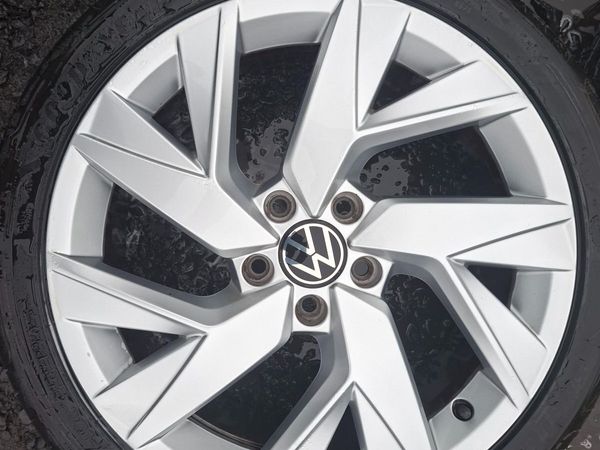 18" Genuine Vw Alloys with tyres - Main image