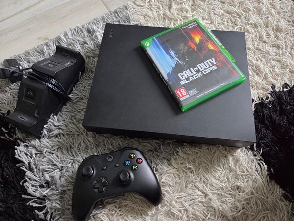Xbox One X 1Tb - Main image