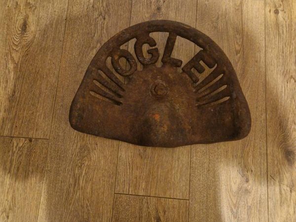 OGLE cast iron seat original - Main image