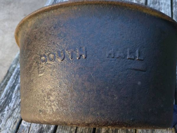 Dowth Hall -Stamped Cast Iron Feed Pot - Main image