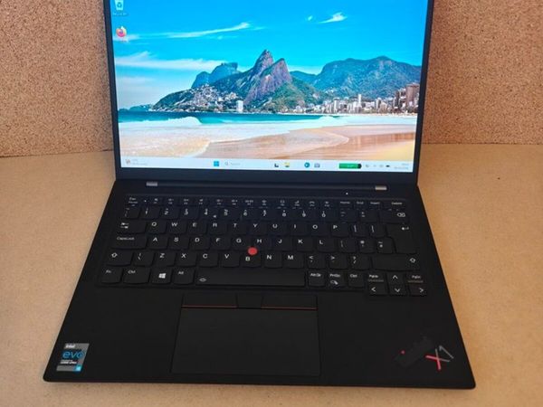 Lenovo X1 Carbon Gen9 Laptop | i5 vPro | 16GB | - Main image