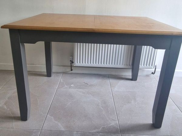 Extendable Table - Main image