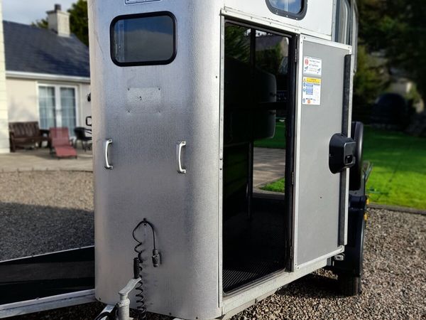 Ifor Williams 505 Classic Horsebox - Main image