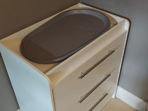Changing Table - Main image