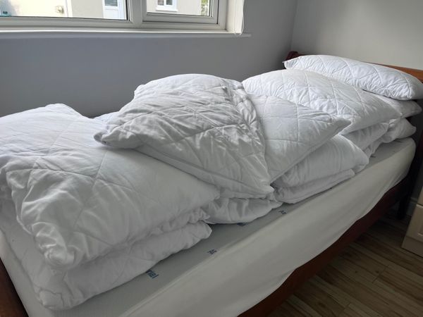 House hold air b&b bedding clearance - Main image