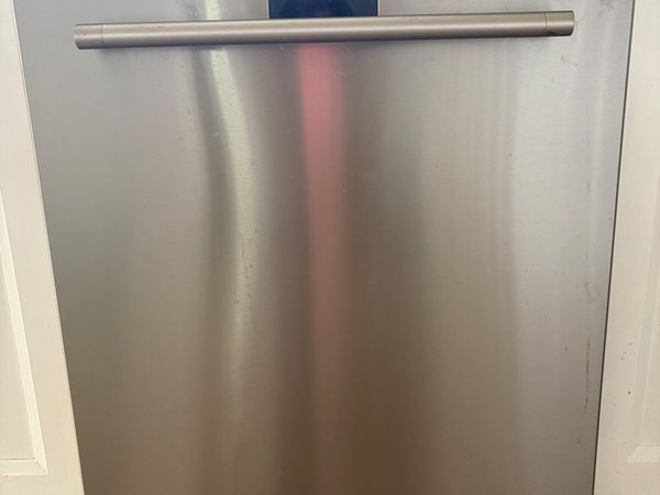 Kenwood Dishwasher- freestanding full size - Main image