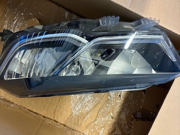 Vw Polo 2022 left hand headlight - Main image