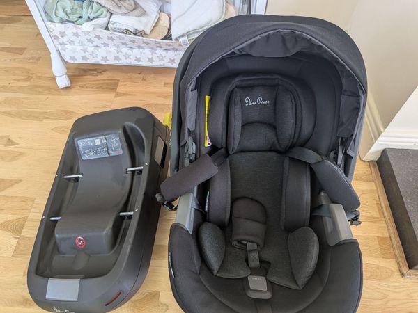 Silver cross carseat with isofix base - Main image