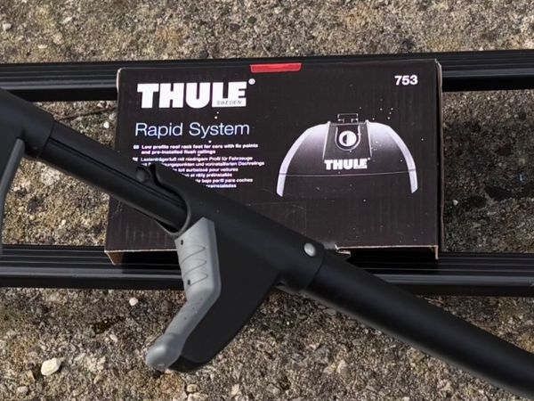 Thule bike rack and steel roof bars - Main image