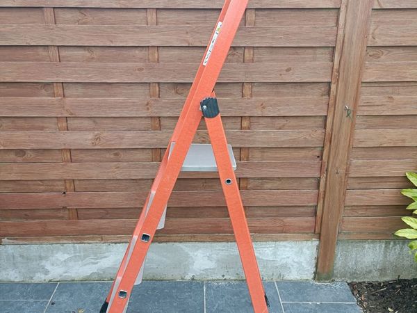 4 thread Fibreglass Platform Stepladder - Main image