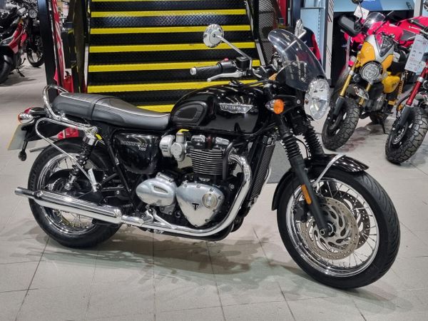 Triumph T120 Bonneville - Main image