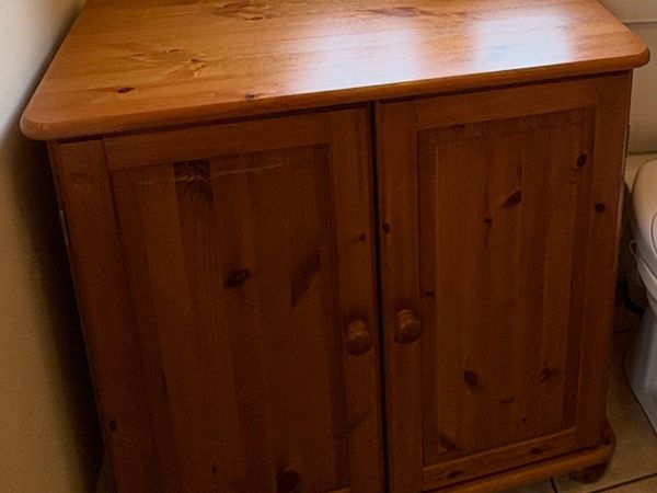 Solid pine storage unit / cabinet - Main image
