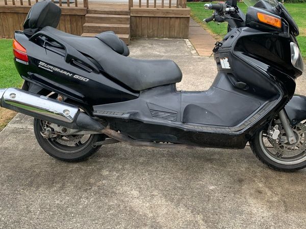 Suzuki burgman 650 - Main image