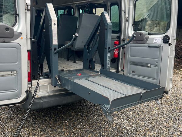 Wheelchair lift & seating - Main image