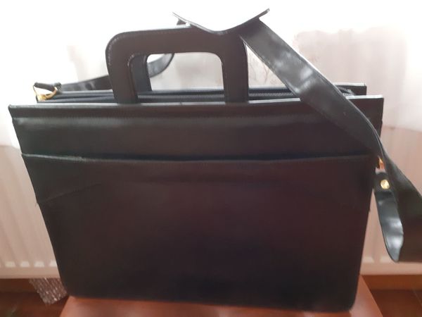 Brief case - Main image