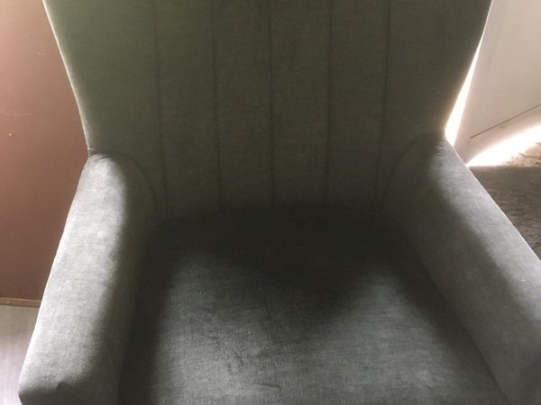 Pair of Modern style wing back chairs - Main image