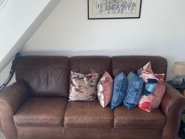 Leather couch - Main image