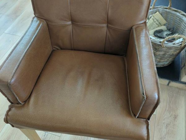 2 chairs - Main image